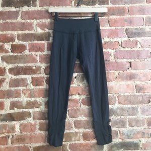 Beyond Yoga Crop Cutout Leggings